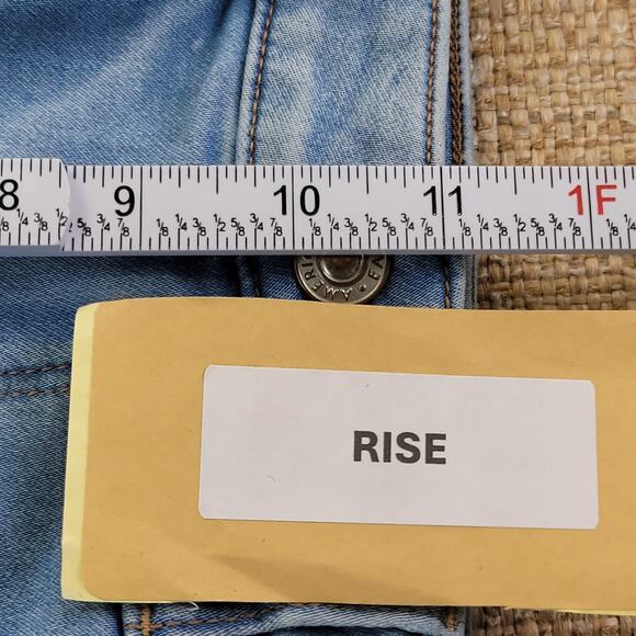 American Eagle Outfitters Light Blue High Rise Jeans - Picture 11 of 12